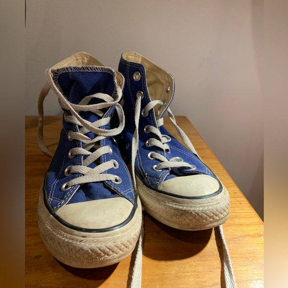 Blue converse - Picture 1 of 6